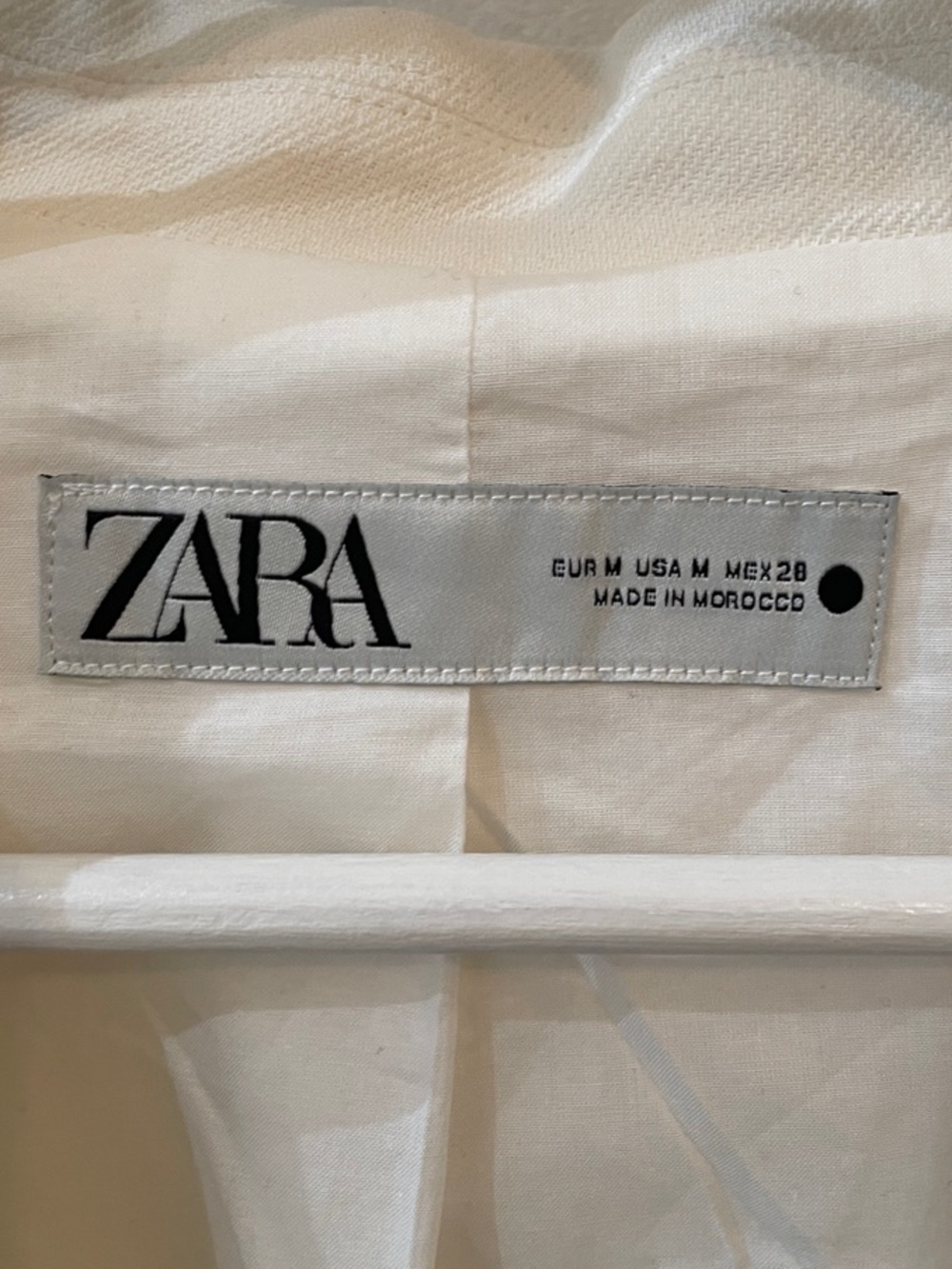 Zara Cream Linen-Blend Blazer with Gold Buttons - Picture 2 of 12